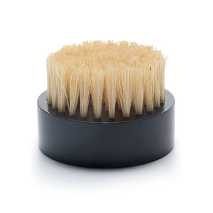Brosse à barbe MORGANS INDUSTRIES avec poils naturels et manche en bois, base en plastique noir écologique pour usage quotidien - Product Image 1