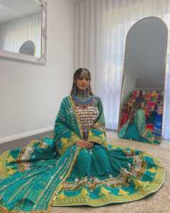 Nouvel arrivage de robes de soirée de mariage afghani pakistanaise pour femmes robes bohèmes brodées et lourdes en soie vintage - Product Image 2