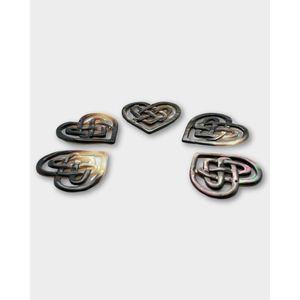 Tapas de cuentas de filigrana en forma de corazón de nácar negro - Product Image 2