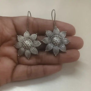 Vente en gros de luxe Ensemble de mariée Boucles d'oreilles en laiton tendance Perle de zircon pour le dîner de mariage Occasions festives pour les femmes - Product Image 1