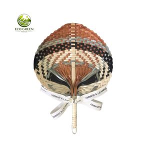 Éventail en bambou tressé écologique, éventail traditionnel vietnamien en feuille de palmier pour les mariages à la plage et les cadeaux d'événements - Product Image 1