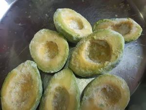 Venta al por Mayor de Fábrica en Vietnam: Mitades de Aguacate Congeladas Peladas de Primera Calidad, Empacadas en Bolsas de Varios Tamaños - Product Image 4
