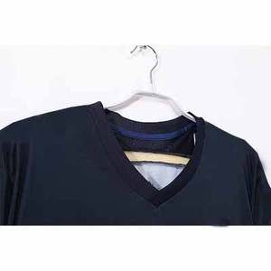 Maillot de football rétro à impression numérique personnalisée, col en V, 100% polyester, respirant, antibactérien, uniforme de sport - Product Image 3