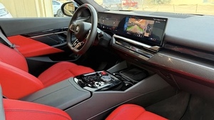 BMW M5 Competition Touring 4.4L 717 CV Ibrida 5 Posti Automatica Guida a Sinistra 8 Cilindri Trazione Integrale Specifiche Americane Usata 2025 - Product Image 5