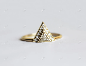 Gran oferta, conjunto de bisel de diamantes de moissanita de corte triangular de plata esterlina, anillos de compromiso y boda de racimo de Halo, fabricación de India - Product Image 4