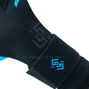 Gants de gardien de but professionnels de haute qualité avec paume en latex à forte adhérence, design respirant, support de poignet sécurisé, fermeture à boucle et crochet - Product Image 5