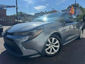 Corolla LE 2024, Sedán Automático con Tracción Delantera, Asientos de Tela, Neumáticos R17, Interior Claro, Volante a la Izquierda, Cámara Trasera - Product Image 2