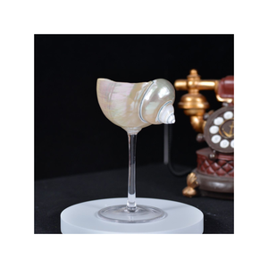 Verre à cocktail en coquille de conque fait à la main: décor de mariage de plage - Product Image 4