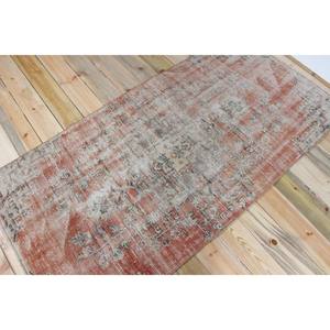 Tapis turc vintage, tapis de 3,3 x 6,7 pieds, tapis en laine rouge à motifs floraux - Product Image 2