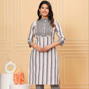 Vestidos casuales de mujer de algodón puro Kurtis simples para ropa de fiesta Estilos dulces a precios bajos al por mayor en la India - Product Image 1