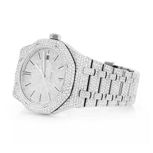 Montre de mode en quartz et moissanite avec bracelet en acier inoxydable argenté et cadran en verre - Product Image 2