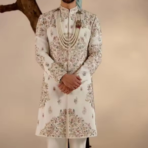 Traje DE BODA elegante bordado blanco Sherwanistole turbante pantalón zapato a juego adornado cuentas de cristal Dabka trabajo - Product Image 1