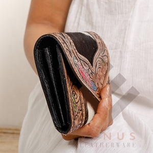 Style occidental fait à la main pour femmes peau de vache en cuir véritable Long portefeuille haut de gamme usiné sculpture conception doublure en Nylon couverture fermeture - Product Image 6