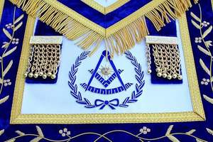 Tablier traditionnel maçonnique en cuir végétalien avec ceinture réglable pour les francs-maçons - Product Image 3