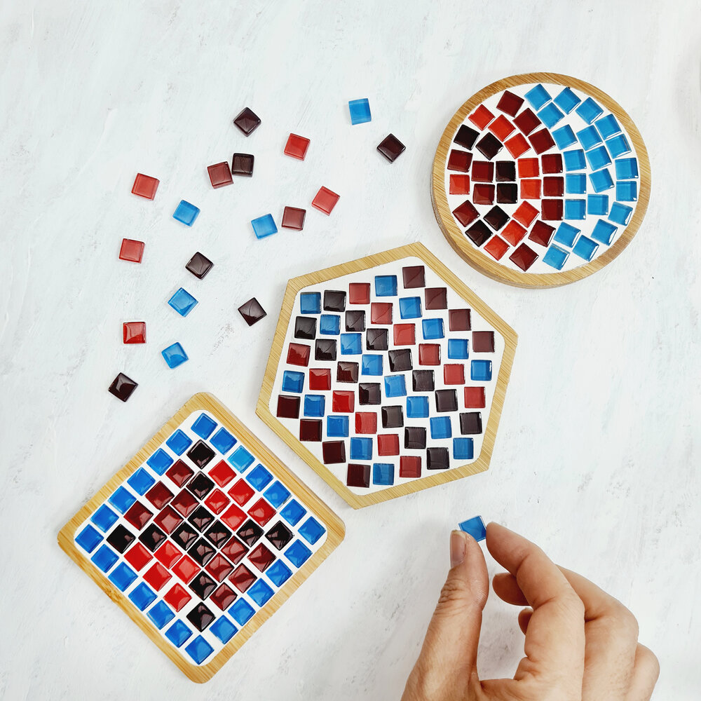 Kit artigianale per mosaico, tessere di mosaico in vetro - Kit artigianale fai-da-te con sottobicchiere in legno - Divertenti forniture per arte e artigianato fai-da-te Regali fatti a mano per decoraz