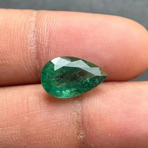 Piedra preciosa natural de pera cortada en Esmeralda calibrada facetada directa fabricante de la India verde esmeralda de Zambia fabricación de joyas de piedras preciosas - Product Image 3