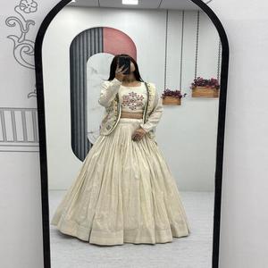 Vente chaude Élégant Ethnique Crop Top Lehenga Choli Ensemble Pur Tissu Simmer Tissu avec Veste Réel Travail Manuel Diamant Broderie - Product Image 2
