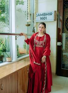 คอลเลคชั่นชุดเดรสยาวแฟชั่นสำหรับงานปาร์ตี้ ดีไซน์พิเศษจากโรงงานโดยตรง ราคาสุดคุ้ม - Product Image 5