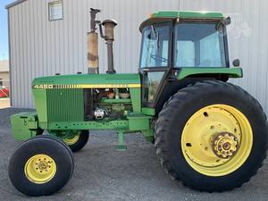 Tractor Agrícola Johnn 4450 de 1988, Diésel, 4x4, 90 CV de Potencia Nominal, con Variantes de 100 CV y 20 CV para Césped y Mini Granjas - Product Image 3