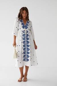 Robe longue blanche 100 % coton, coupe droite, ourlet évasé, broderie bleue, lavable, style décontracté ou habillé - Product Image 5