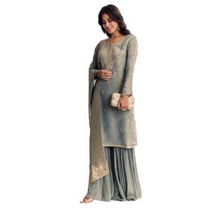 Costume Kurta Sharara en tissu vert Aqua clair avec broderie Cutdana et Moti Tenue de fête élégante pour femmes - Product Image 3