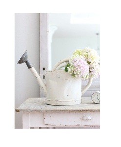 Arrosoirs de qualité supérieure de couleur blanche, vente chaude, arrosoirs décoratifs faits à la main pour la décoration de la pelouse, de la maison et du jardin - Product Image 1