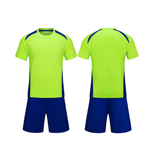 Uniforme de fútbol Premium para hombre, colores personalizados con logotipo de marca, conjunto de uniformes de camiseta de fútbol de invierno - Product Image 4