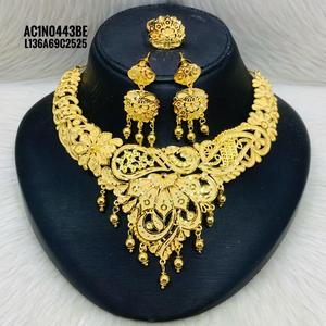 Nuevo diseño chapado en oro Collar conjunto de diseño en línea joyería de moda todo tipo de joyería de moda en línea - Product Image 1