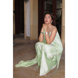 Conjunto de Camisa Formal de Satén y Dupatta Marjorie - Product Image 5