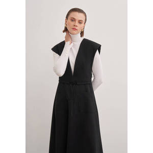 Chaleco de Lana Negro sin Mangas para Mujer, Talla Grande, con Plumas y Botones Vintage - Product Image 3