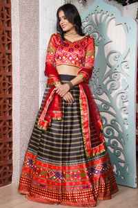 Lehenga Choli-ropa étnica india para boda, ropa de trabajo de bordado de seda italiana pesada, con Dupatta, distribuidor y distribuidor indio - Product Image 3
