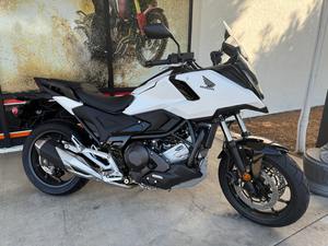 Venta Caliente Motocicletas Honda NC750X DCT 2025 de la Mejor Calidad, Aprobadas, Listas para Enviar y Servicio de Entrega a Domicilio - Product Image 4