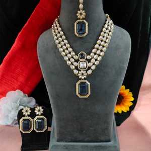 Conjunto de collar en capas Kundan con Maang Tikka para mujer, diseñado con detalles finos, Rico atractivo étnico, Ideal para eventos festivos - Product Image 4