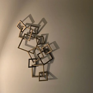 Decoración de Pared Geométrica de Metal Dorado, Adecuada para Restaurantes, Oficinas, Salas de Estudio, Cocinas y Espacios de Estar, Venta al por Mayor desde India - Product Image 2