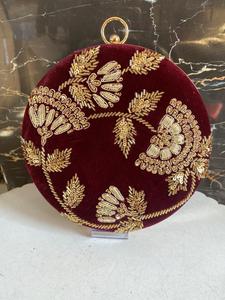 Pochette de forme ronde de luxe faite à la main pour les mariages, fêtes et événements Décoration de perle de sac à main de soirée durable et brodée - Product Image 2