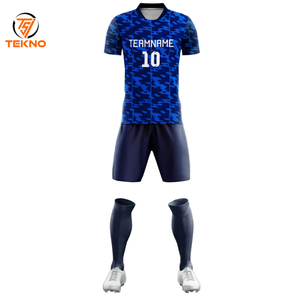 Precio al por mayor 2025 uniforme de fútbol personalizado sublimado traje de fútbol 100% poliéster uniforme de fútbol para Unisex OEM ODM con servicio - Product Image 5