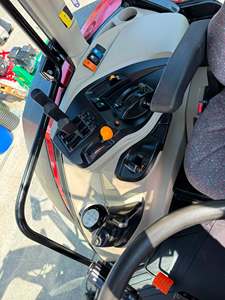 Tracteur agricole diesel 4x4 Massey Ferguson 5711 110 CV 2020 avec chargeur frontal - Product Image 6