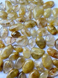 Đá quý tự nhiên màu xanh lam cao cấp, thạch anh rutil vàng dạng cabochon, nhu cầu cao trong ngành chế tác đồ trang sức cao cấp - Product Image 3