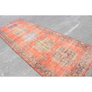 Tapis turc vintage 4,4x12,1 pi (135x370 cm), tapis en laine rouge à motifs floraux - Product Image 4