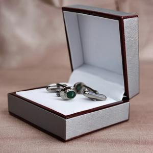 Livraison rapide Boutons de manchette traditionnels pour hommes en argent 925 ovale émeraude de Zambie Cadeau d'entreprise Fabrication de boutons de manchette Production Europe - Product Image 4