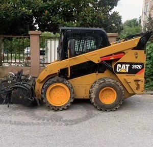 รถตักล้อยางขนาดเล็ก CAT 246D มือสอง ปี 2023 ราคาส่งถูก รับน้ำหนักได้ 15 ตัน ปั๊มไฮดรอลิก HYDAC มอเตอร์กำลัง 60KW พร้อมลูกปืนและเกียร์ - Product Image 1
