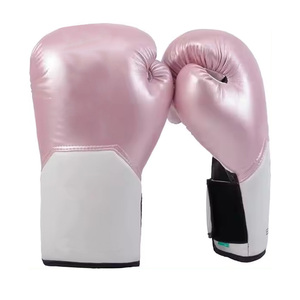 Guantes de boxeo de cuero de vaca hechos a medida de calidad profesional Ajuste universal con función elástica Hecho en Pakistán - Product Image 1