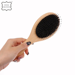 Brosse à cheveux personnalisée écologique en bambou naturel Peigne de massage pour le cuir chevelu en poils de bois Boîte emballée avec logo Durable Personnalisable - Product Image 3