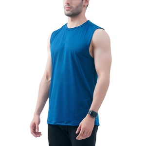 Camiseta sin mangas de gimnasio para hombre personalizada al por mayor, ropa deportiva ligera con decoración de insignias, estilo camiseta personalizada - Product Image 3