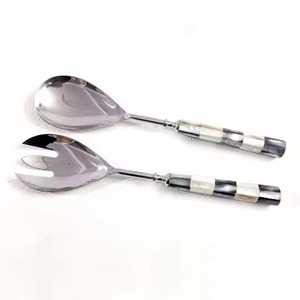 Ensemble de couverts à salade en acier inoxydable argenté avec poignée de nouvelle conception - Product Image 2