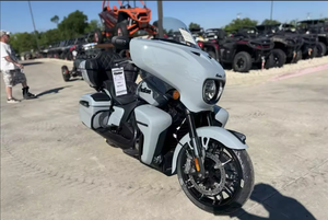 พร้อมขับขี่ทันที ปี 2025 สำหรับรถมอเตอร์ไซค์ครุยเซอร์ Indian Motorcycle Roadmaster PowerPlus Dark Horse พร้อม PowerBand Sunset สำหรับขาย - Product Image 5