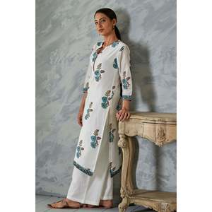 Saibah Naisha Kurta Floral de Manga Tres Cuartos en Chanderi - Product Image 1