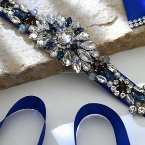 Ceinture de mariage Bridella, ceinture de mariée faite à la main, strass bleu émeraude, ajustable, pour demoiselle d'honneur et mariée, décoration de la taille, BS125 - Product Image 6