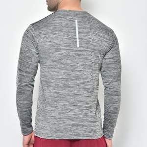 Camiseta atlética de rendimiento para hombre, ligera y de secado rápido, perfecta para fitness, correr y actividades de gimnasio - Product Image 5