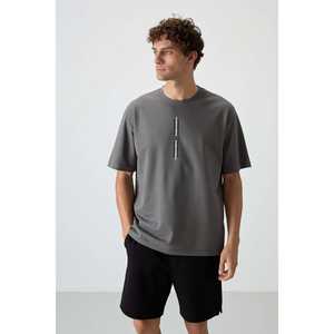 Camiseta de Jersey 100% Algodón Gris Oscuro para Hombre, Corte Holgado con Textura Gruesa y Diseño Estampado-88366 - Product Image 3